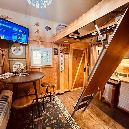 فيلا Tiny House, Wifi,Hot Tub,Secluded Cosby المظهر الخارجي الصورة