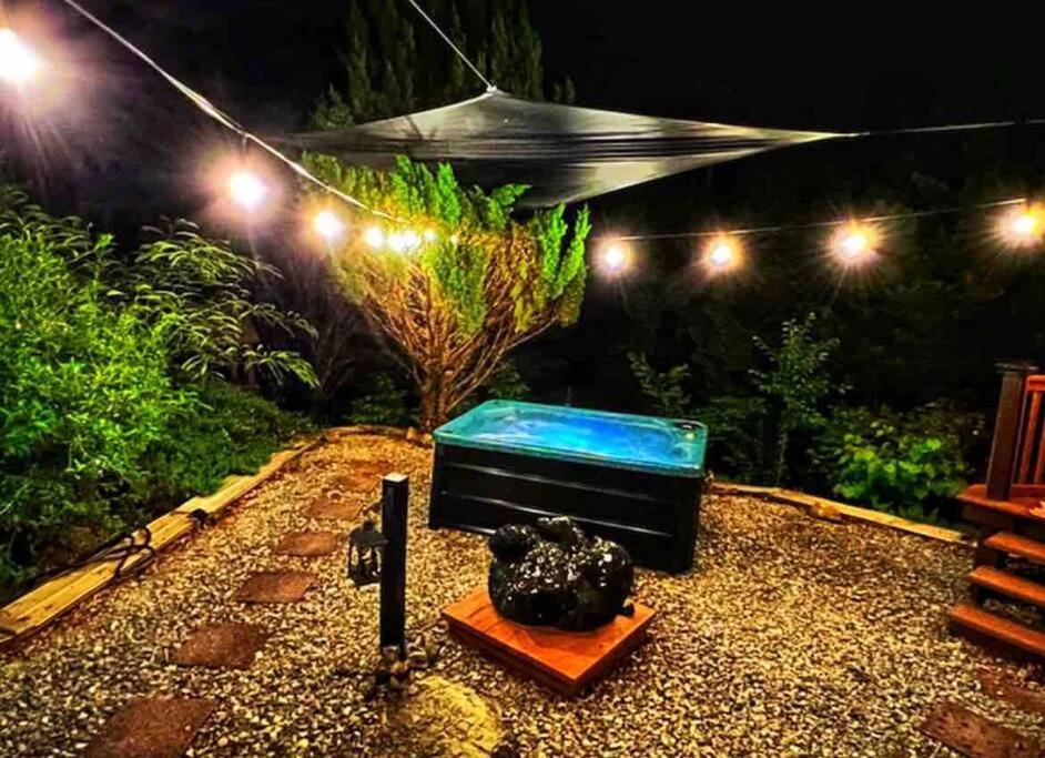 فيلا Tiny House, Wifi,Hot Tub,Secluded Cosby المظهر الخارجي الصورة