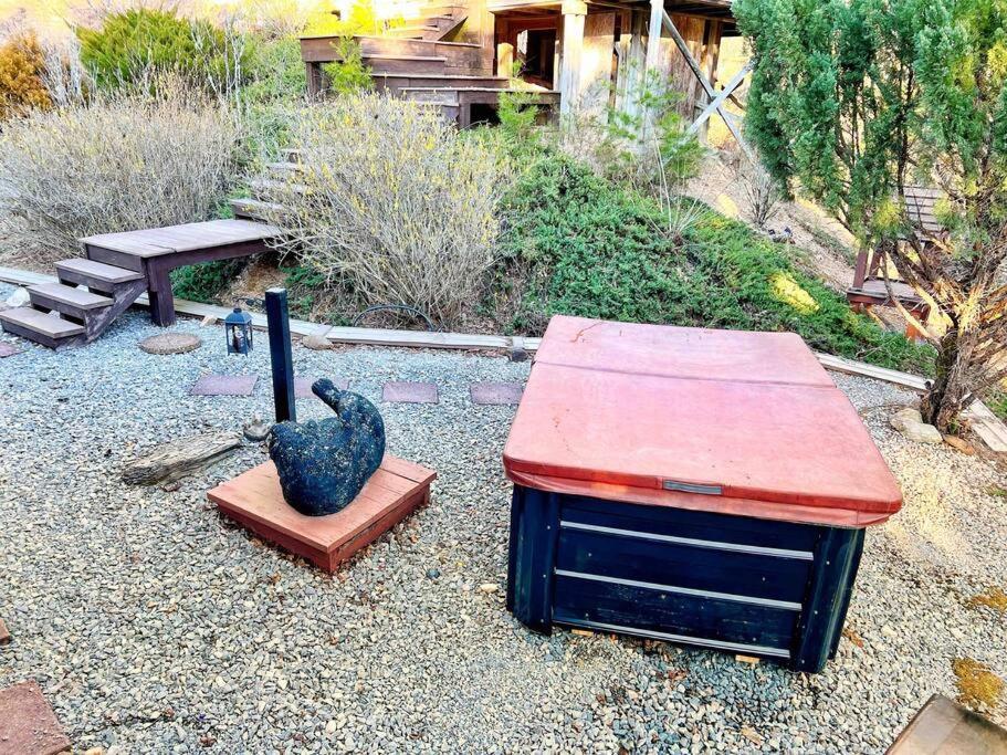 فيلا Tiny House, Wifi,Hot Tub,Secluded Cosby المظهر الخارجي الصورة