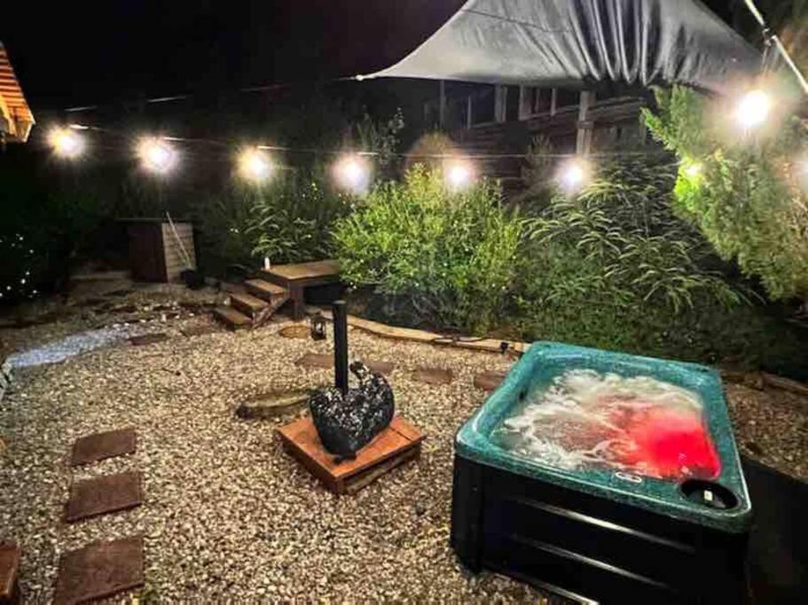 فيلا Tiny House, Wifi,Hot Tub,Secluded Cosby المظهر الخارجي الصورة