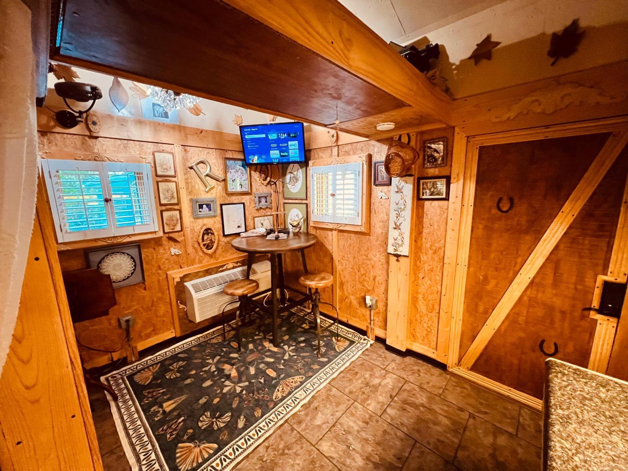 فيلا Tiny House, Wifi,Hot Tub,Secluded Cosby المظهر الخارجي الصورة