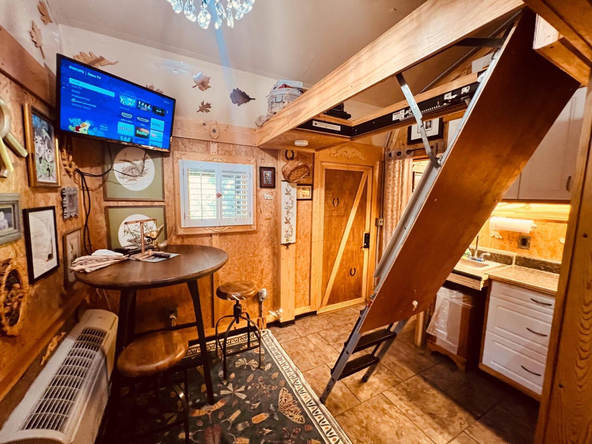 فيلا Tiny House, Wifi,Hot Tub,Secluded Cosby المظهر الخارجي الصورة