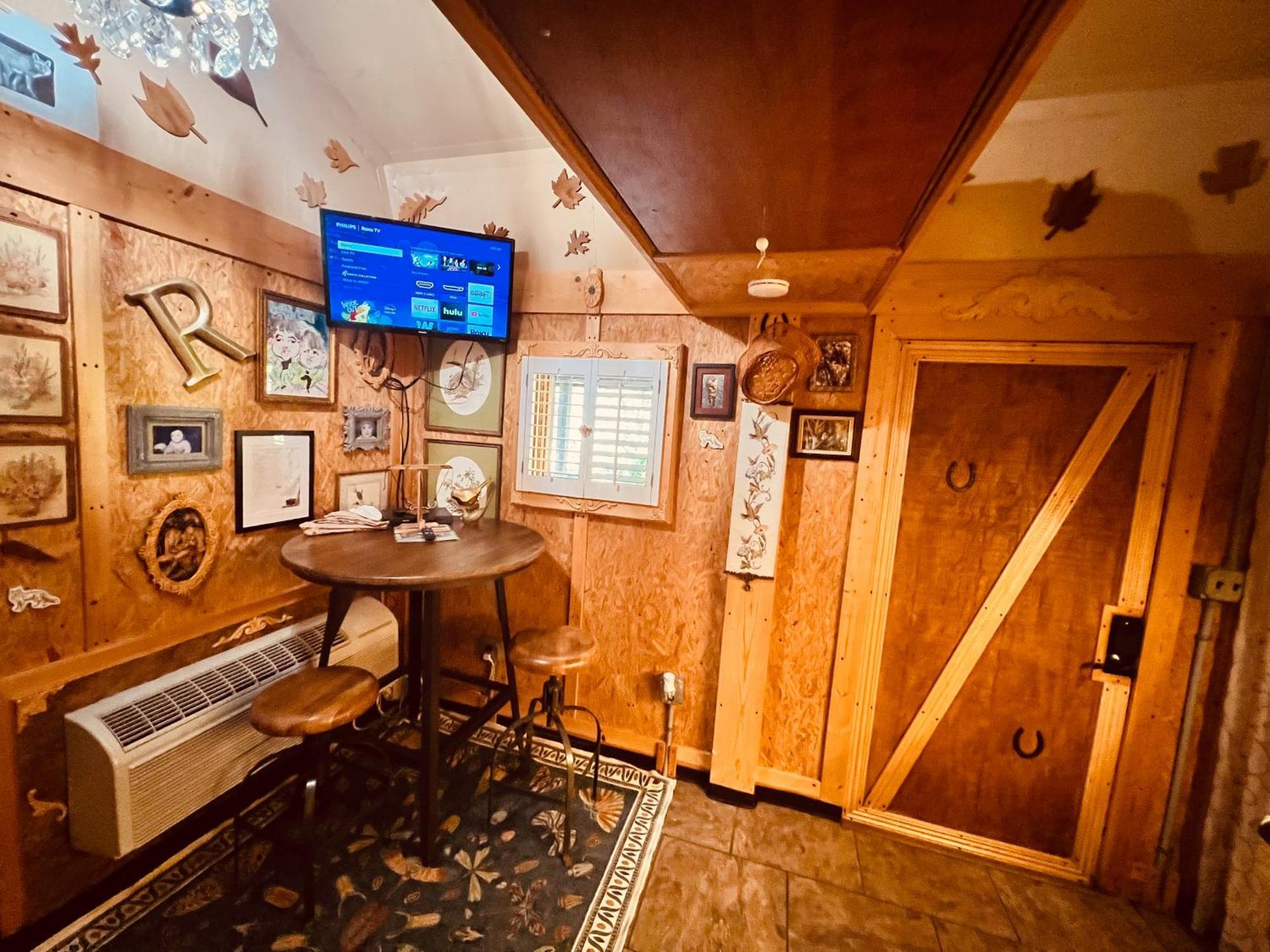 فيلا Tiny House, Wifi,Hot Tub,Secluded Cosby المظهر الخارجي الصورة