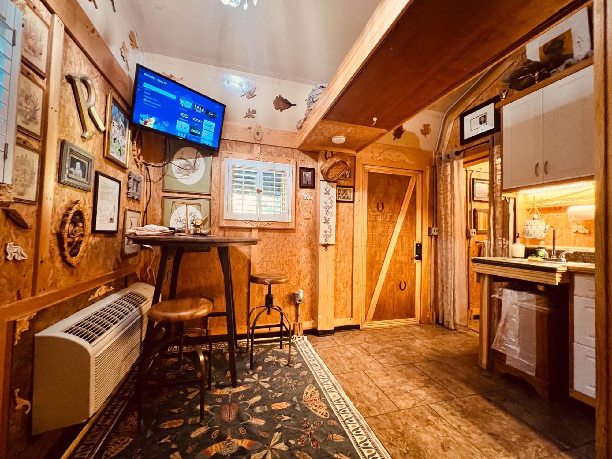 فيلا Tiny House, Wifi,Hot Tub,Secluded Cosby المظهر الخارجي الصورة